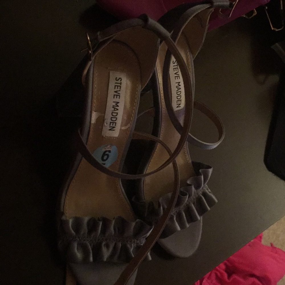 Heels - Picture 2 of 2